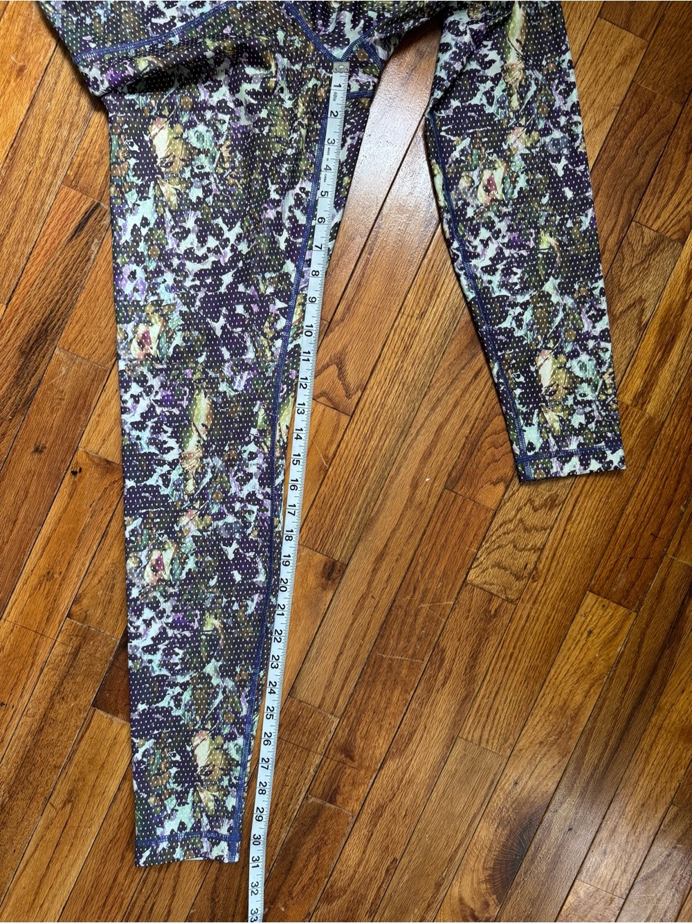 Lululemon Printed Leggings in Multi Color Size 10 - Picture 3 of 7